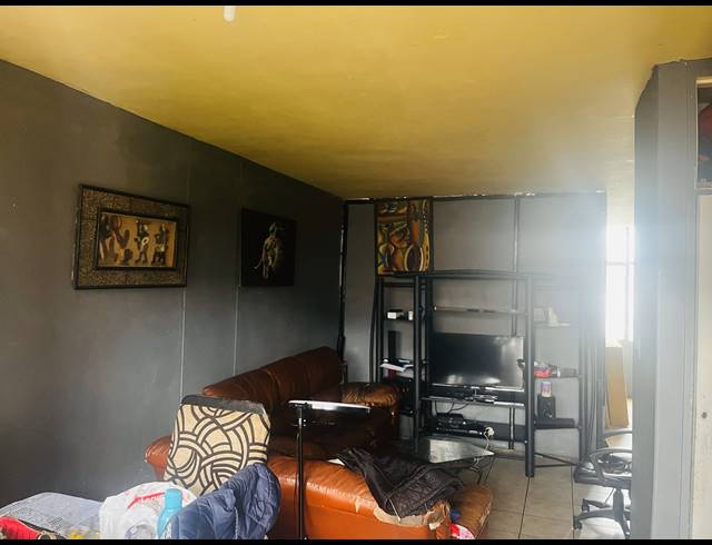 2.5 BEDROOM APARTMENT FOR SALE IN SUNNYSIDE